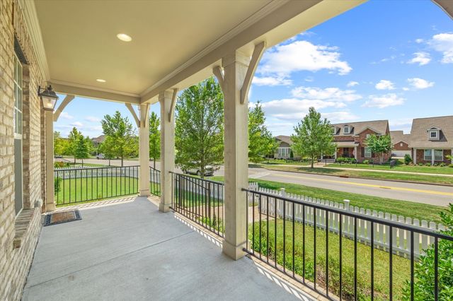 1548 Drakes Creek Rd, Hendersonville, TN 37075