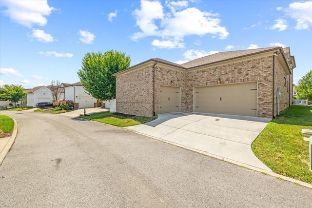 1548 Drakes Creek Rd, Hendersonville, TN 37075