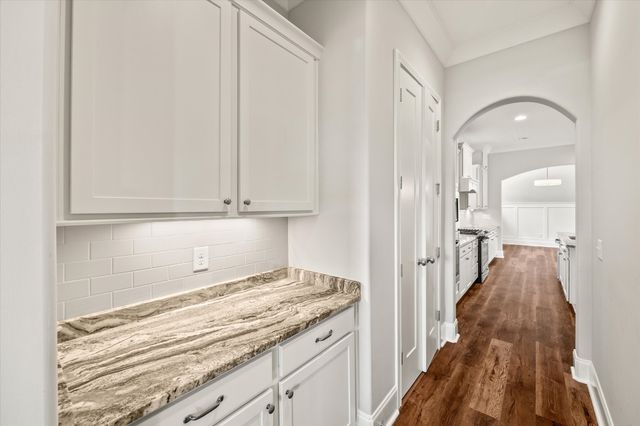 1548 Drakes Creek Rd, Hendersonville, TN 37075