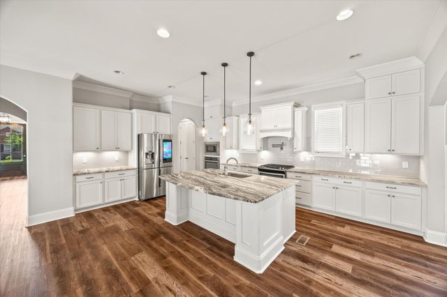 1548 Drakes Creek Rd, Hendersonville, TN 37075
