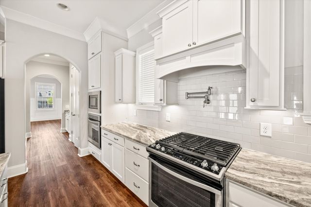 1548 Drakes Creek Rd, Hendersonville, TN 37075
