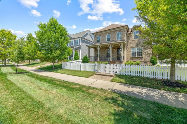 1548 Drakes Creek Rd, Hendersonville, TN 37075