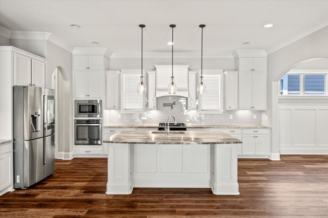 1548 Drakes Creek Rd, Hendersonville, TN 37075