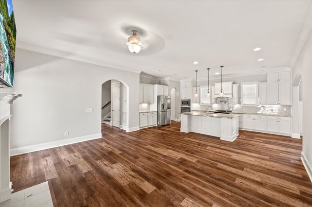 1548 Drakes Creek Rd, Hendersonville, TN 37075