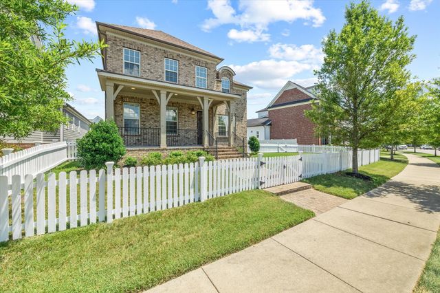 1548 Drakes Creek Rd, Hendersonville, TN 37075