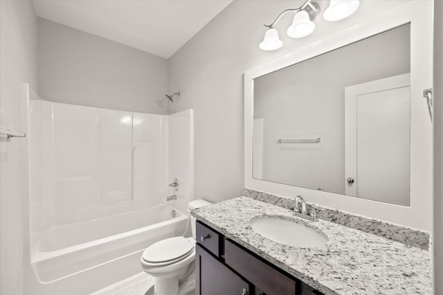 1548 Drakes Creek Rd, Hendersonville, TN 37075