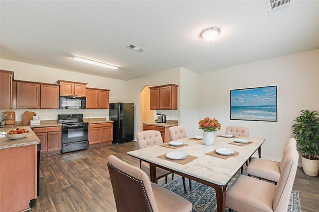 725 Oak Creek Drive, Hutchins, TX 75141