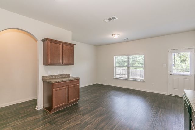 725 Oak Creek Drive, Hutchins, TX 75141