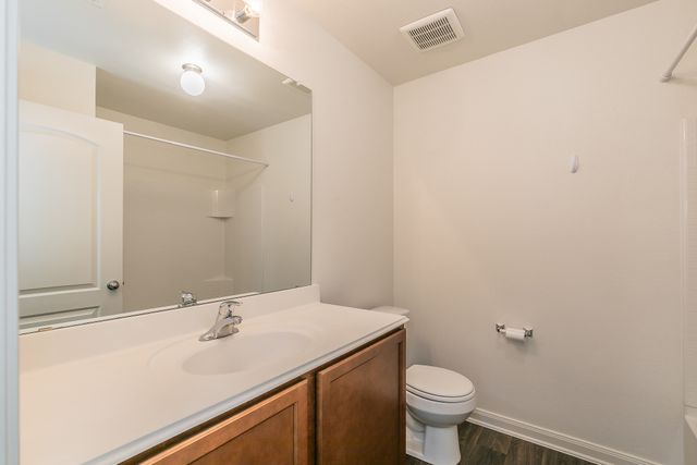 725 Oak Creek Drive, Hutchins, TX 75141