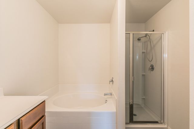725 Oak Creek Drive, Hutchins, TX 75141