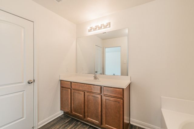 725 Oak Creek Drive, Hutchins, TX 75141