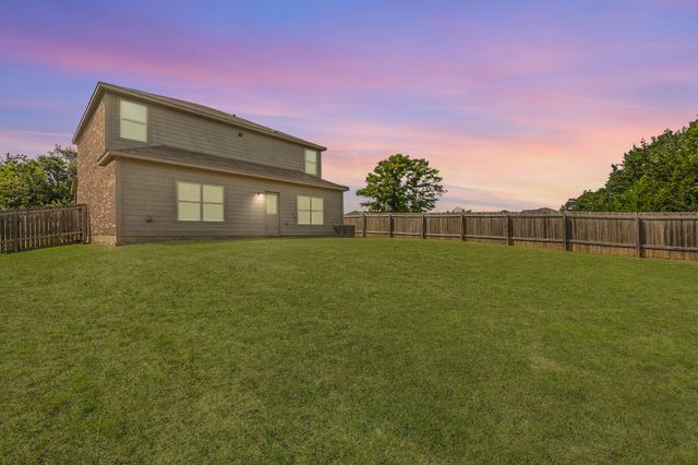 725 Oak Creek Drive, Hutchins, TX 75141
