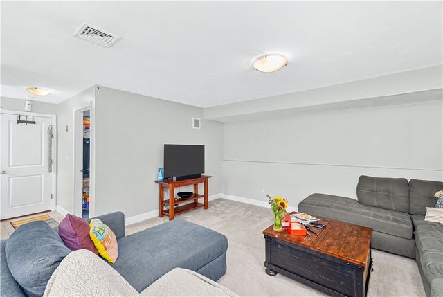16 Liane Drive, Woonsocket, RI 02895
