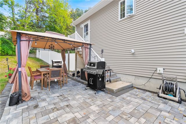 16 Liane Drive, Woonsocket, RI 02895