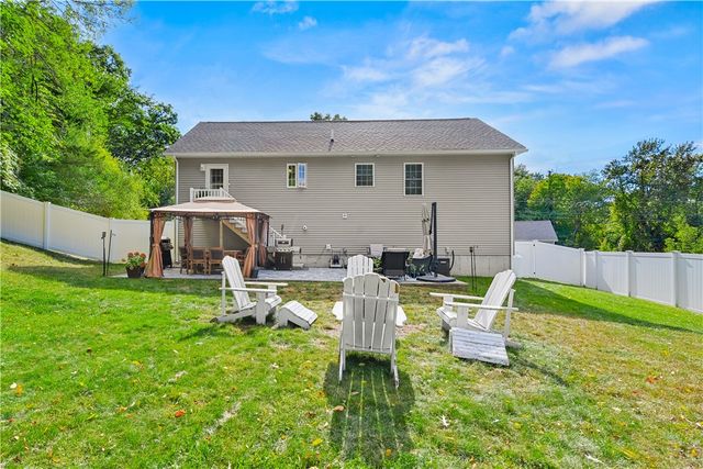 16 Liane Drive, Woonsocket, RI 02895
