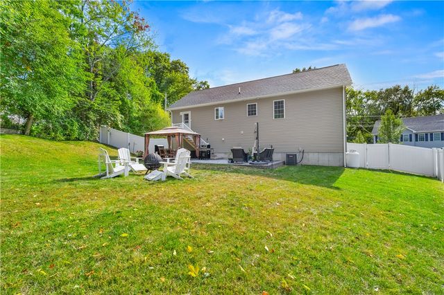16 Liane Drive, Woonsocket, RI 02895
