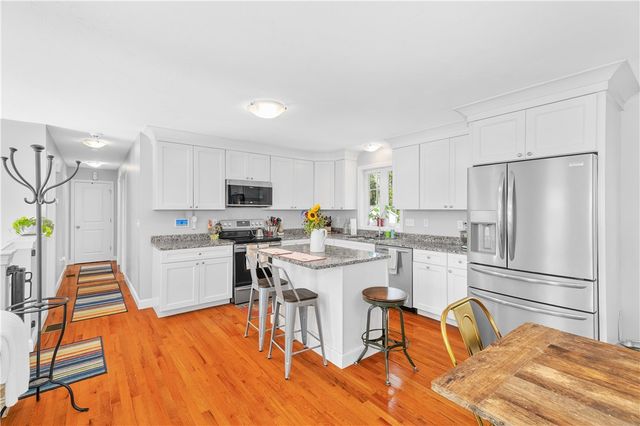 16 Liane Drive, Woonsocket, RI 02895