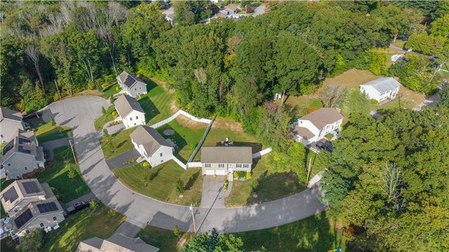 16 Liane Drive, Woonsocket, RI 02895
