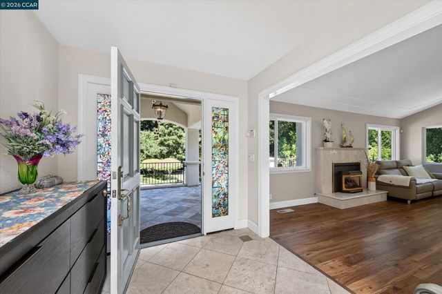 891 Livorna Rd, Alamo, CA 94507