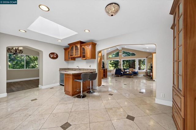891 Livorna Rd, Alamo, CA 94507