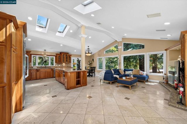 891 Livorna Rd, Alamo, CA 94507
