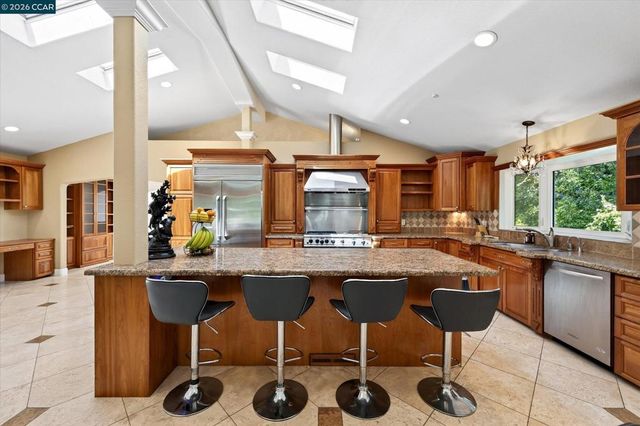 891 Livorna Rd, Alamo, CA 94507