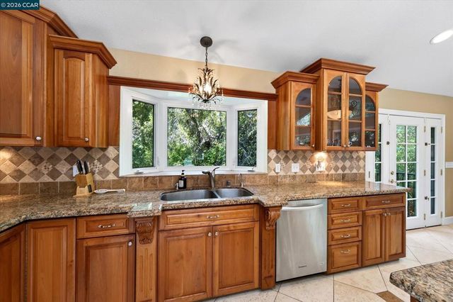 891 Livorna Rd, Alamo, CA 94507