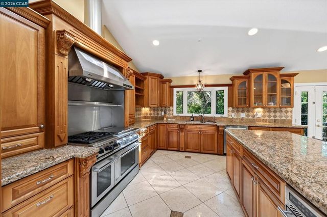 891 Livorna Rd, Alamo, CA 94507