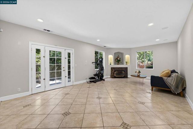 891 Livorna Rd, Alamo, CA 94507