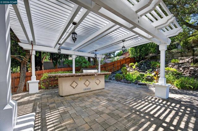 891 Livorna Rd, Alamo, CA 94507