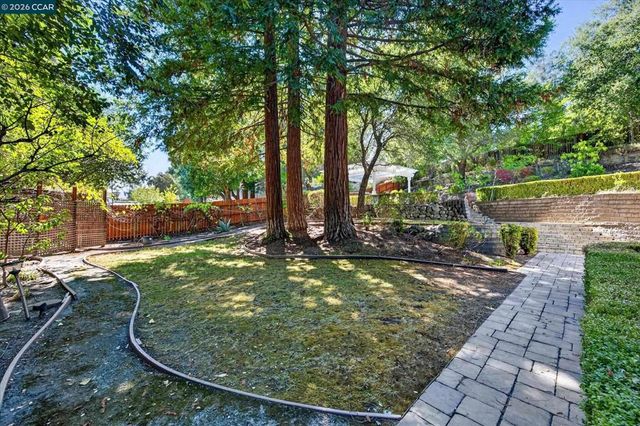 891 Livorna Rd, Alamo, CA 94507