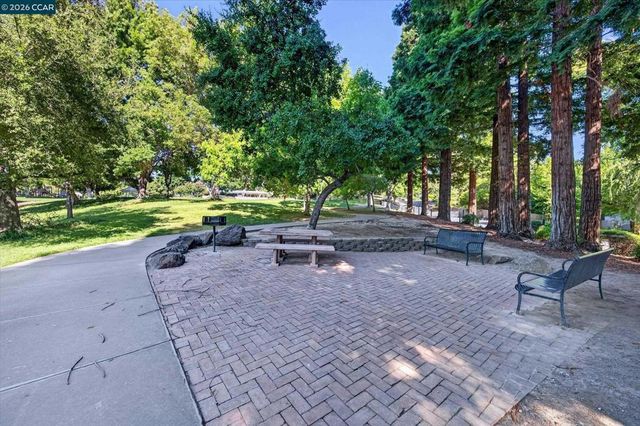 891 Livorna Rd, Alamo, CA 94507