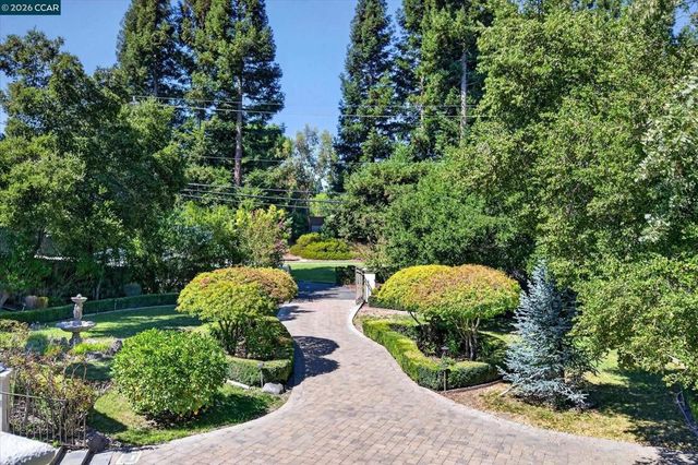891 Livorna Rd, Alamo, CA 94507