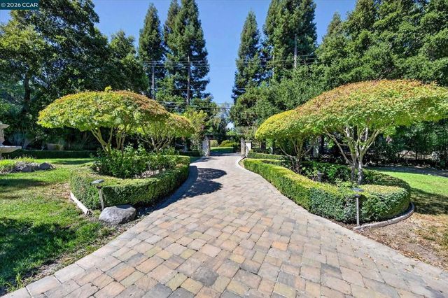891 Livorna Rd, Alamo, CA 94507