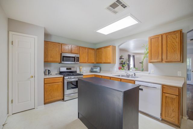 202 McCarthur DR, Leander, TX 78641