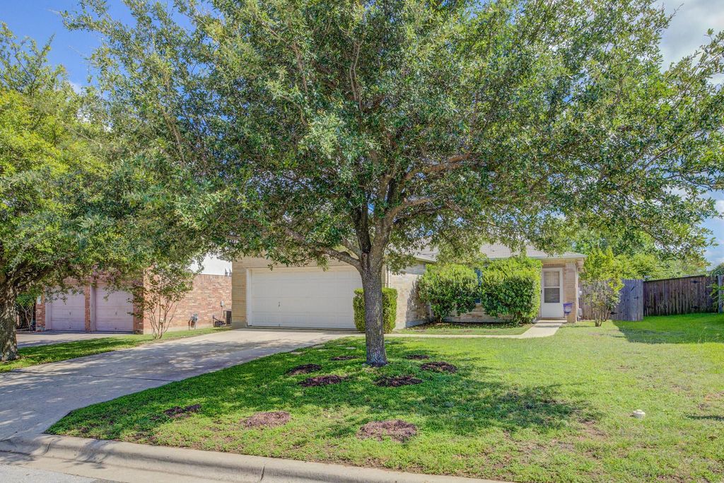 202 McCarthur DR, Leander, TX 78641