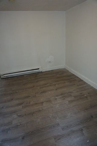 27 Shaw St, Lowell, MA 01851