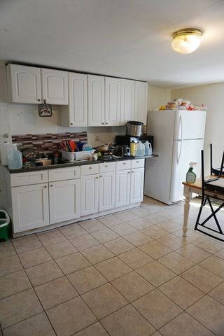 27 Shaw St, Lowell, MA 01851