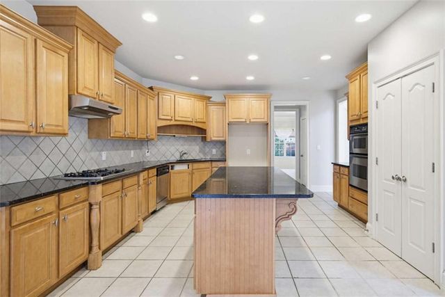 1423 Swiftwater Circle, Mcdonough, GA 30252