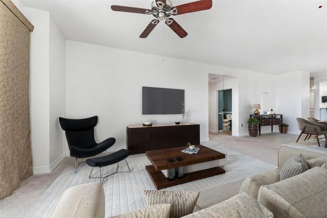 628 CLEVELAND STREET 1211, Clearwater, FL 33755