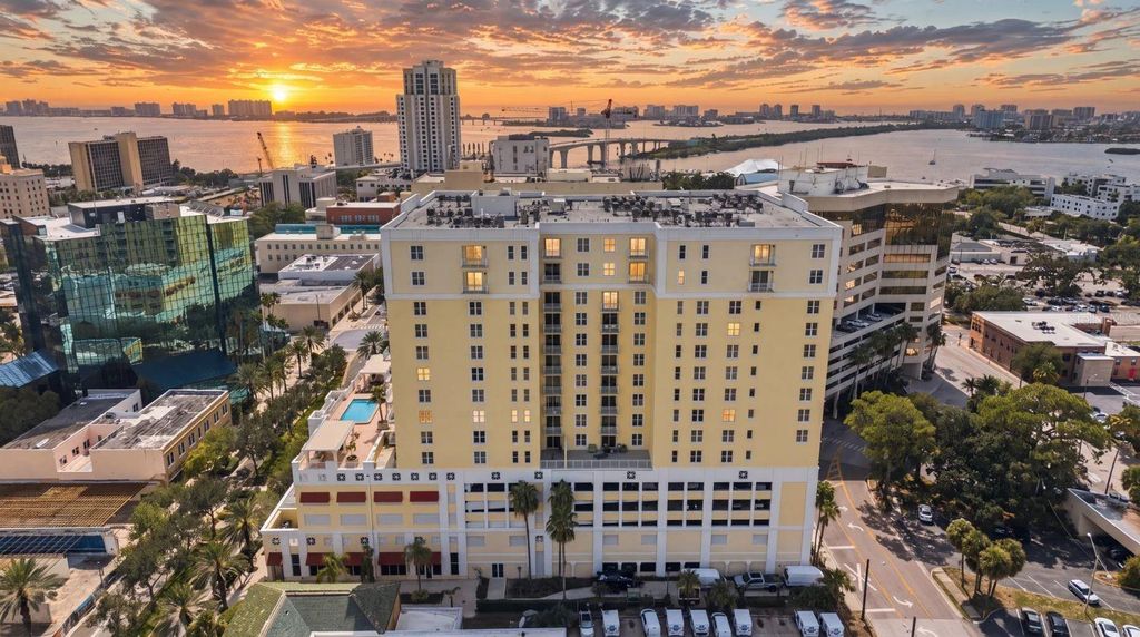 628 CLEVELAND STREET 1211, Clearwater, FL 33755