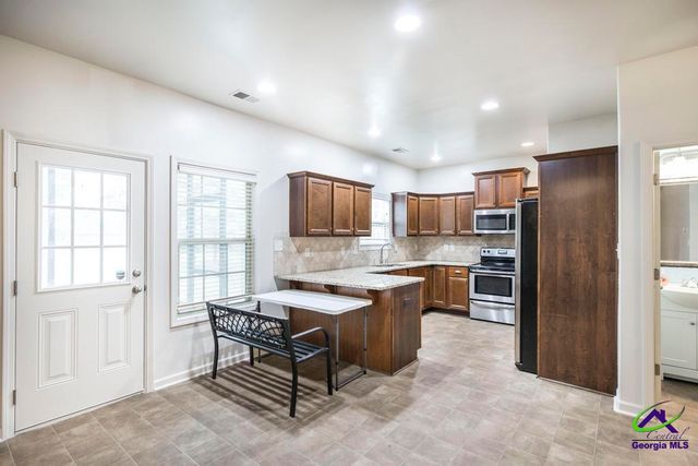 108 Hawks Tail Drive, Kathleen, GA 31047