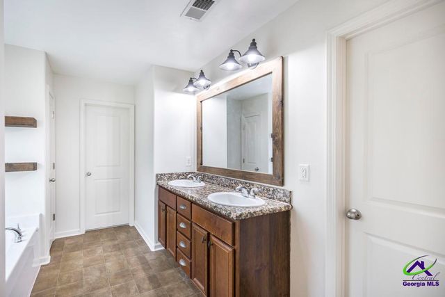 108 Hawks Tail Drive, Kathleen, GA 31047
