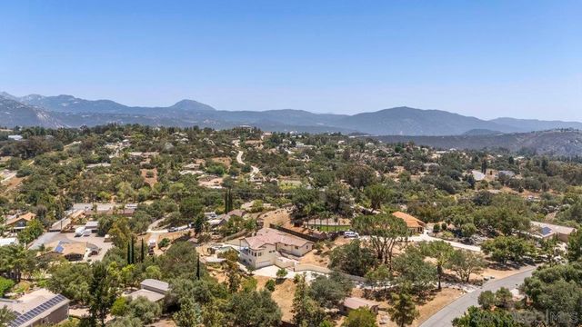 2047 Via Del Torrie, Alpine, CA 91901