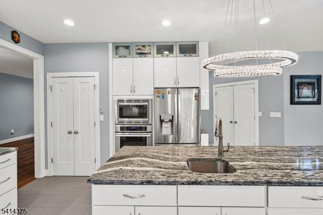 1993 Amwell Rd, Franklin Twp., NJ 08873