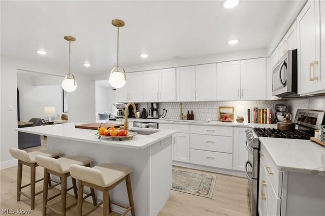 23250 Fairmount Boulevard, Shaker Heights, OH 44122