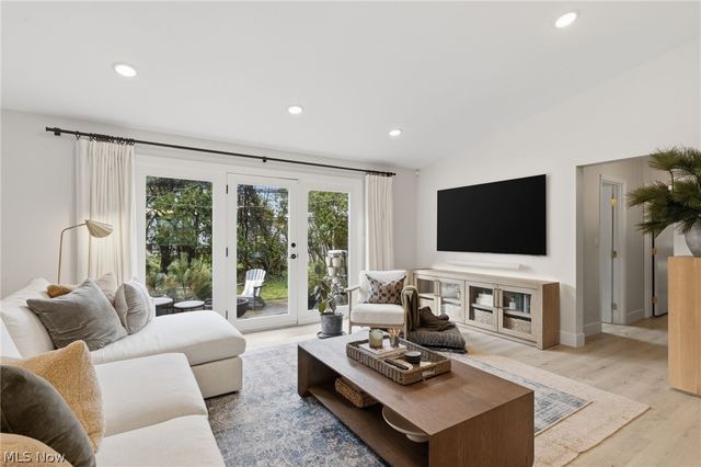 23250 Fairmount Boulevard, Shaker Heights, OH 44122