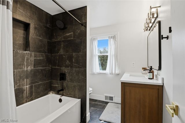 23250 Fairmount Boulevard, Shaker Heights, OH 44122