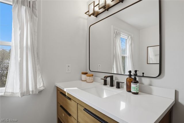 23250 Fairmount Boulevard, Shaker Heights, OH 44122