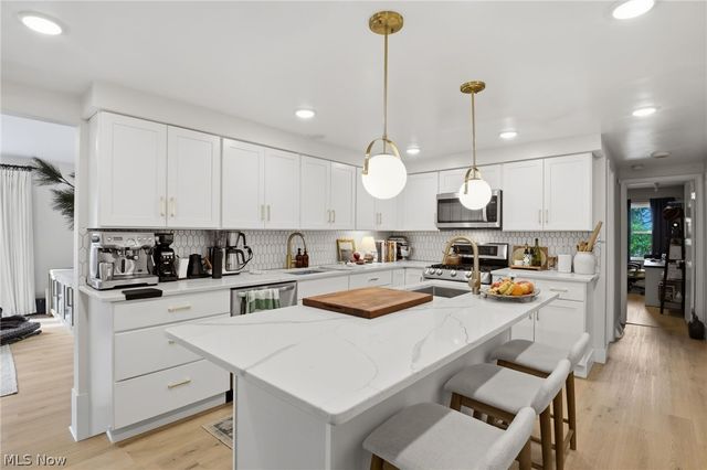 23250 Fairmount Boulevard, Shaker Heights, OH 44122